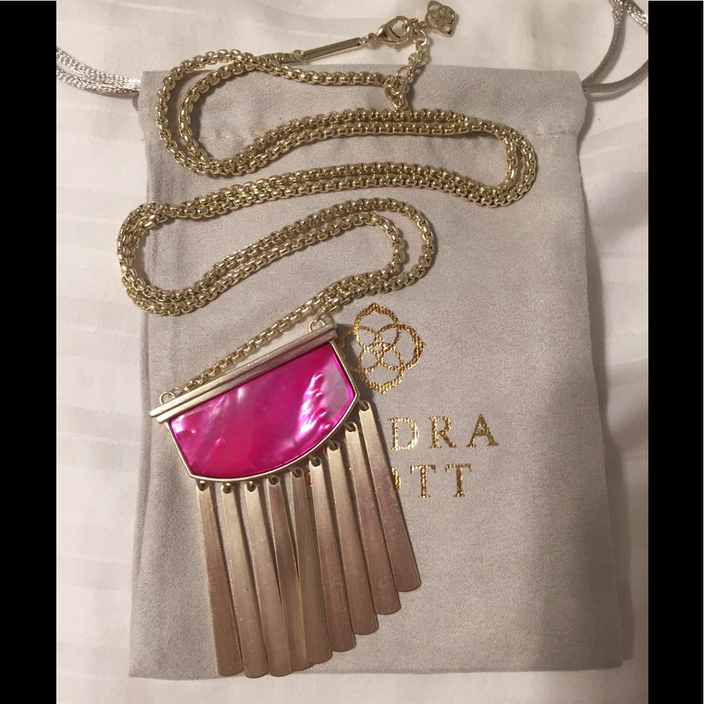 Kendra Scott “Ellen” necklace